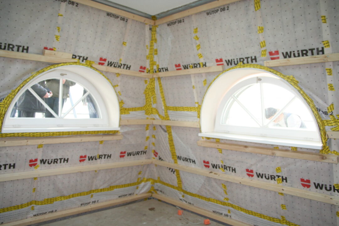 Energetische Modernisierung mit großem Dachfenster von Reinarz Zimmerei.